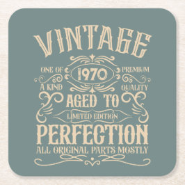 Personlig vintage födelsedagsfest whiskey etikett  underlägg papper kvadrat