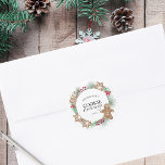 Personlig Watercolor Cookie Exchange Runt Klistermärke<br><div class="desc">Den här Watercolor jul Cookie Exchange-etiketten dekoreras med vattenfärgskakor,  löv och bär. Enkelt anpassade. Ursprunglig vattenfärg © Michele Davies.</div>