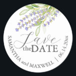 Personlig Wedding Favor Stickers Lavender Runt Klistermärke<br><div class="desc">De här personligens bröllopsklistermärken har lavendelblommor i lilans nyans. Använda mallens fält om du vill lägga till anpassningsbarnas text. Ett botaniskt val för möhippa och bröllop kuvertförseglingar. Om du vill se mer blommigt- och bröllopsartiklar som detta besöker du www.zazzle.com/dotellabelle Unik vattenfärgskonst och design av Victoria Grigaliunas från Do Berätta A...</div>