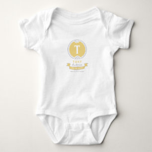 Personliga babysakerheter med monogram t shirt