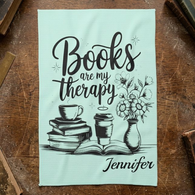 Personliga böcker är min terapi bokälskare kökshandduk (Books are my therapy kitchen towel.)