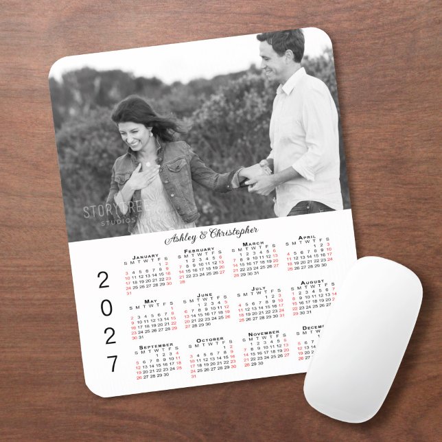 Personliga fotonamn 2027 kalender musmatta (Personalized Photo Names 2027 Calendar Mouse Pad in situ)