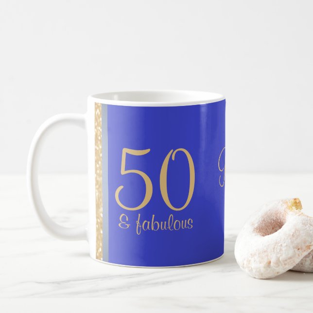 Personligblått "50 och sagolik" 50th födelsedag kaffemugg (Med munk)