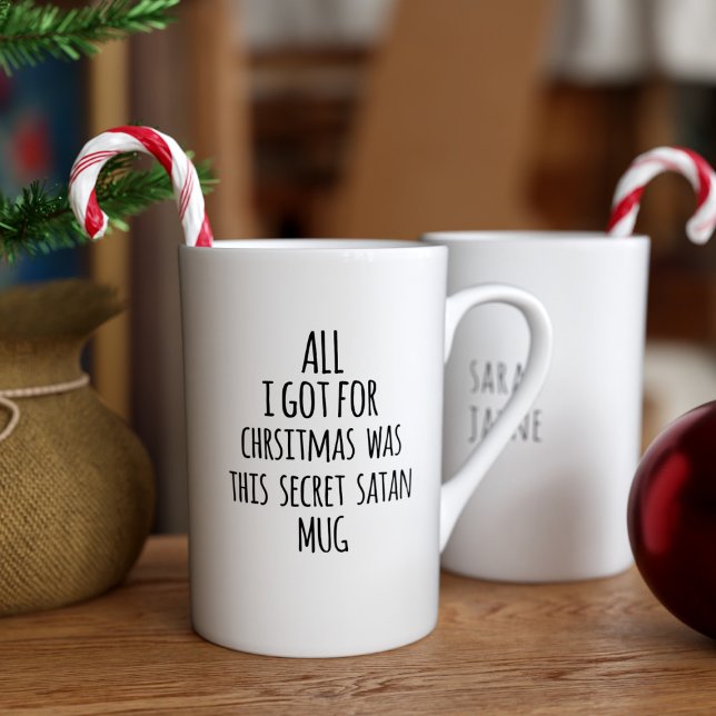 Personligen för den konstiga jultomten, felstavad  benporslin mugg (Add your name and wrap it up! *parody Christmas mug - yes I know there's a typo - it's deliberate*🎄)