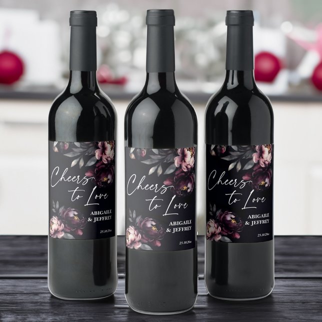 personligen för moody peonier i bröllop mörk vinflaska etikett (Cheers to love Wedding favors  personalized wine label dark moody peonies  wine labels)