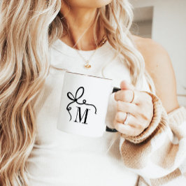 Personligen Hand plockade Bow Monogram Mugg