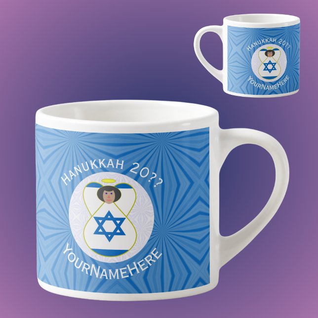 Personligen Israelisk Angel Hanukkah Flagga Espressomugg (Personalized espresso cup for Hanukkah with an angel dressed in the Israeli flag. White text.)