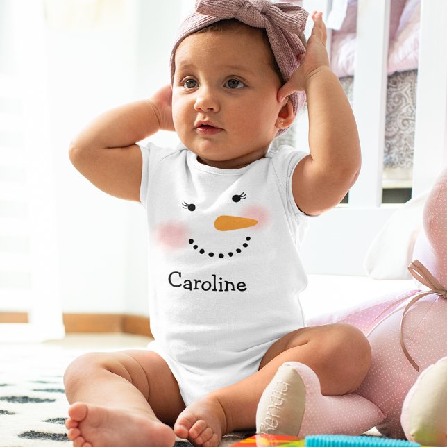 Personligen Kids Namn i lycklig vid Snögubben Ansi T-shirt (Skapare uppladdad)