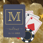 Personligen Monogram för marinblå Guld och namn Casinokort<br><div class="desc">Blåblå Guld-Personlig-Monogram och Namn-uppspelningskort.</div>