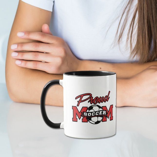 Personligen Red and Black Proud Soccer Mamma Mugg (Skapare uppladdad)