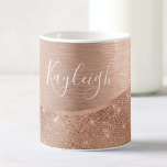 Personligen Ro Guld Glitter Kaffemugg<br><div class="desc">Anpassa enkelt den här ro-guld-borstat metall och gloriskt faux-glitter med bord-kaffe mugg med ditt eget namn.</div>