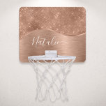 Personligen Ro Guld Glitter Mini-Basketkorg<br><div class="desc">Anpassa enkelt den här ro guld-borstat metall och glamorerad faux glitter-belagd basketboll ring med ert eget namn.</div>