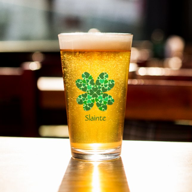 Personligen Shamrock i grönt Hearts Glaskopp (Skapare uppladdad)