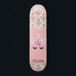 Personligen Skateboard för Unicorn Pin Damask<br><div class="desc">En söt enhörning på rosa och guld personlig med ditt namn.</div>