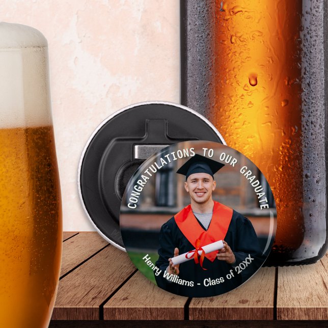 Personligen studenten Photo Keepsak  Flasköppnare (A bottle opener for a new graduate, with custom photo, name and graduation year)