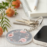 Personligen Watercolor Ro Wandeans | Grått<br><div class="desc">Behålla som nycklar har organiserats med den här moderna Grått Watercolor Ro Wandefrand Personlig Acrylic Keychain. Nyckelkedjedesignen har en trio vattenfärgsfärgad ro på ett botaniskt krans och elegant-skript för ditt namn och monogram. Anpassa med ditt eget namn och monogram eller ge som gåva. Ytterligare presentartiklar som är tillgängliga med den...</div>