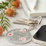 Personligen Watercolor Ro Wandeans | Sage Grönt<br><div class="desc">Behålla som nycklar har organiserats med den här moderna Sage Grönt Watercolor Ro Wandefrand Personlig Acrylic Keychain. Nyckelkedjedesignen har en trio vattenfärgsfärgad ro på ett botaniskt krans och elegant-skript för ditt namn och monogram. Anpassa med ditt eget namn och monogram eller ge som gåva. Ytterligare presentartiklar som är tillgängliga med...</div>