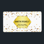 Personligen White och Guld Glitter Faux Badge Fraktsedel<br><div class="desc">`Det här är Vita och Guld Glitter returadressetikettdesign. Den här designfunktionen är ett handskrivet teckensnitt i guld med rulla ram accents på en svart tavla,  krita med mjuk bakgrund i stil med en rustik texturerad stil. Anpassningsbar returadress text. Personlig adressetiketter för alla dina utskick.</div>