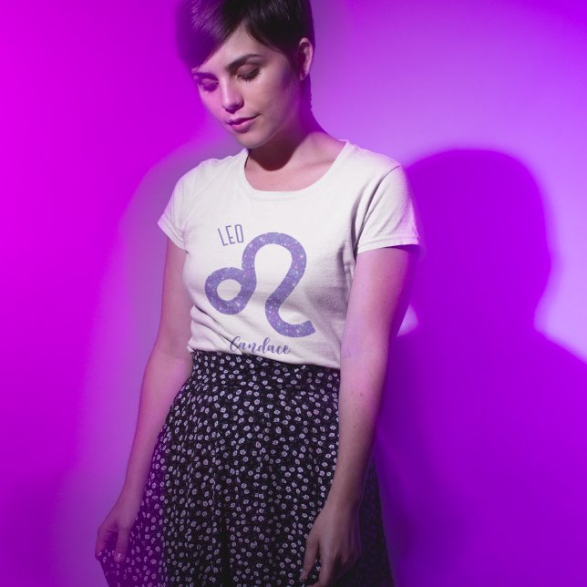 Personligens Lila för vackert Leo Astrology T Shirt (Skapare uppladdad)