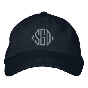 Personligens rosa i monogramform, blå broderad keps