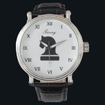 Personligens schackgåva till vuxnor och barn armbandsur<br><div class="desc">Personligens schackgåva till vuxnor och barn. Romerska siffror med snyggtens skripttypografi och ikon för biet i nattschack. Klassskt svart läderband. logotyp för svart och vit chic med eget namn eller citat. Unik födelsedagsgåva till schack älskare, lärare, student, barn (pojke eller flicka) osv. Konstruktion av tema för styrelsesamhälle. Och trevlig som...</div>