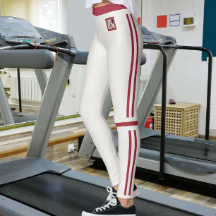 Personligt foto med neutrala mörka vinröda ränder leggings