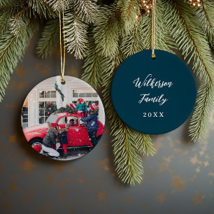 Personligt julfirande med familjefoto julgransprydnad keramik