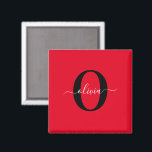 Personligt monogram skriptnamn röd svart vit magnet<br><div class="desc">Denna eleganta monogram- och stiliga skriptnamnsdesign kan ges som en present för en födelsedag, bröllop, brudshow, årsdag, mors dag eller någon annan tillställning. Den kan anpassas med personens initial och namn. Du kan ändra typsnitt, typsnittsfärg, typsnittsstorlek och bakgrundsfärg med hjälp av Designverktyget. Typsnittsstorleken måste minskas för initialerna J och Q....</div>