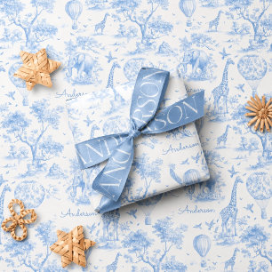 Personligt presentpapper för baby shower med blå T