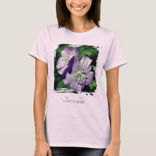 Personligt T-shirt med lila pelargonia blommor 