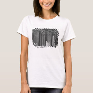 Perspektiv beskådar av porticoinsidan, Esne (La T-shirt