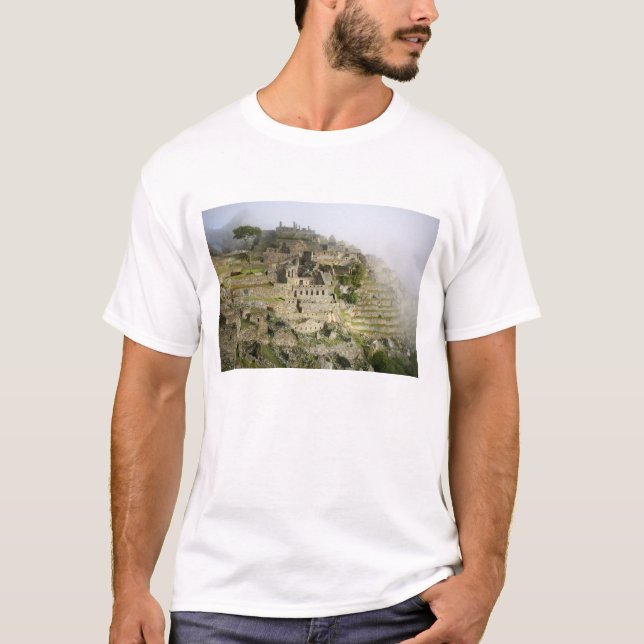 Peru, Machu Picchu. Den antika citadellen Machu T Shirt (Framsida)