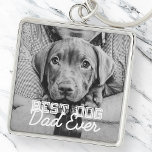 Pet-foto för bästa Hund någonsin i modern Anpassni Fyrkantig Silverfärgad Nyckelring<br><div class="desc">Den här enkla och klassiska designen består av serif-typografi och lägger till ett anpassningsbar-foto</div>