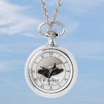 Pet Photo Black Cat Namn Necklace Watch Armbandsur<br><div class="desc">Lägg till kattfotot och namn till den här klassens halsband. Upprepad klocka för dagens svarta kattägare</div>