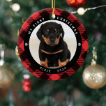 Pet Photo 'Min första jul' Pet-jul Julgransprydnad Keramik<br><div class="desc">Fira dina sällskapsdjur 1:a jul med den här söta hund-/kattfotoornamenten. Utformningen har en traditionell röd buffelbakgrund,  ett foto av ditt sällskapsdjur och texten "MY FIRST CHRISTMAS",  deras namn och år.</div>
