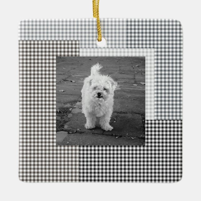 Pet PHOTO NAMN YEAR Classic Neutralt Gingham Rolig Julgransprydnad Keramik (Framsida)