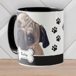 Pet Photos on Cute Hund Bone Add Namn Mugg<br><div class="desc">Lägg till pet namn i uppspelningsbar skripttypografi på en enkel hund-namn-platta. Lägg till ett foto av anpassningsbarnas husdjur.</div>