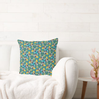 Petal Party Pattern Throw Pillow Kudde