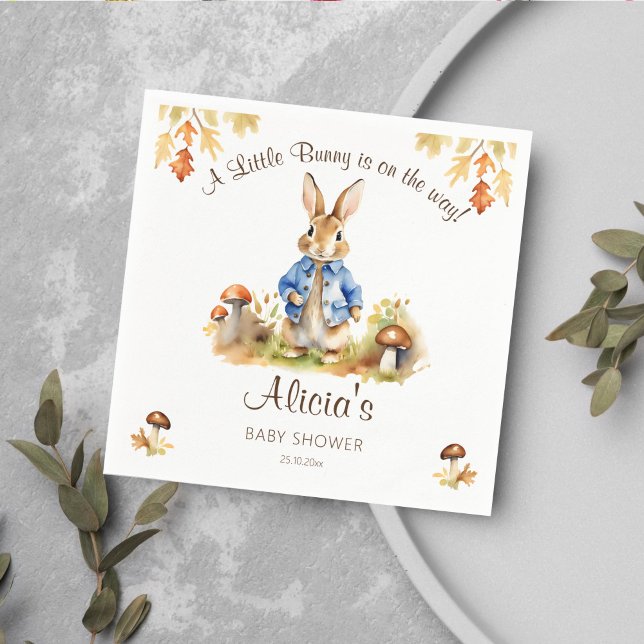 Peter-kanin faller upp som bordsartiklar för babyd pappersservett (Peter rabbit fall themed baby shower tableware personalized napkins cute bunny blue jacket mushrooms)