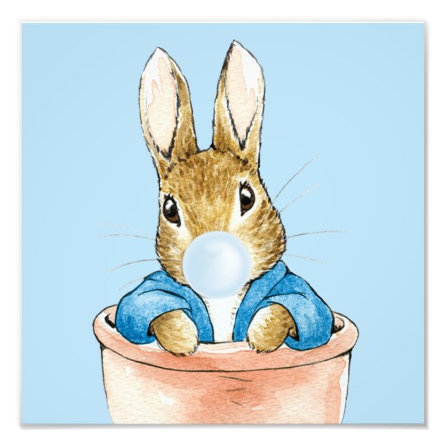 Peter Rabbit Blowing a Blue Bubble Gum Fototryck (Framsidan)