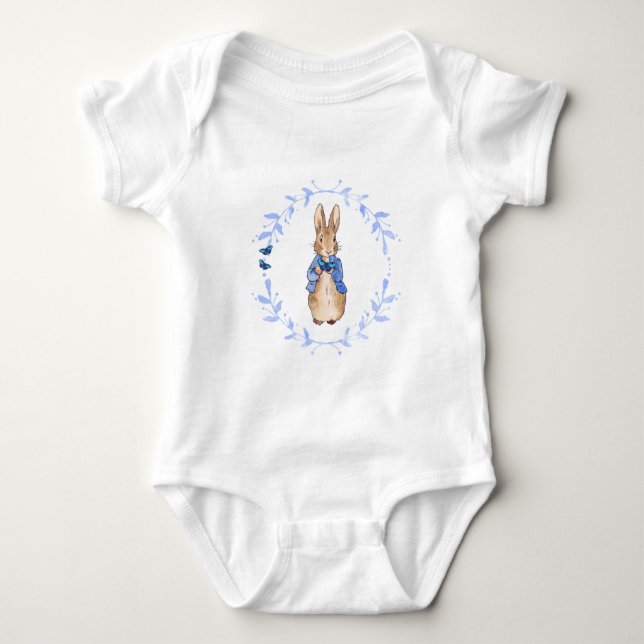 Peter Rabbit Holding a Blue Butterfly T Shirt (Framsida)
