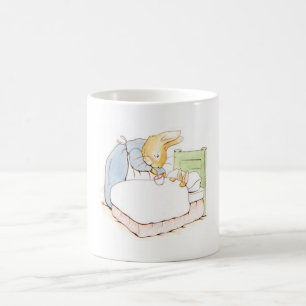Peter Rabbit in Bed (Matas av hans Mor) Kaffemugg