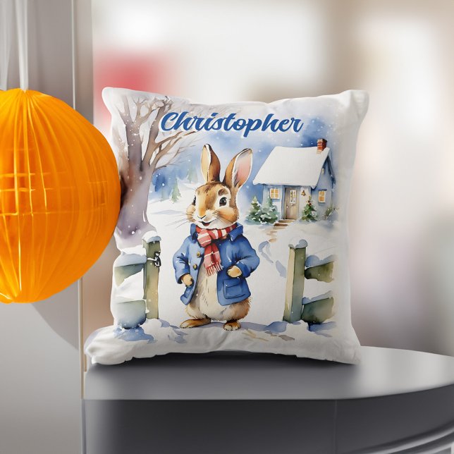 Peter Rabbit vinterstuga julklappar Kudde (Peter Rabbit watercolor snowy winter cottage personalized name pillow nursery decor Christmas gifts)