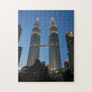 Petronas kopplar samman torn pussel