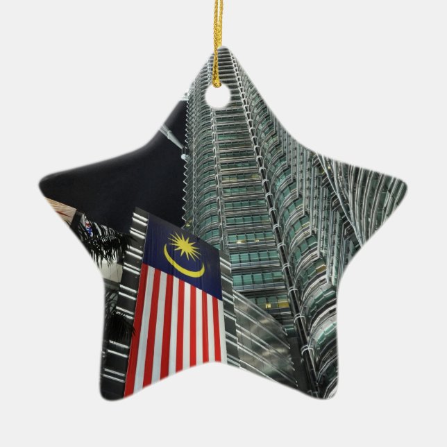 Petronas står hög på natten julgransprydnad keramik (Framsidan)