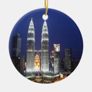 Petronas Torn tänd på natten Kuala Lumpur Julgransprydnad Keramik