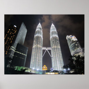Petronas Torn vid Nattutskrift Poster