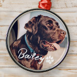 Pets enkla moderna Coola Typografi Namn och foto Julgransprydnad Metall<br><div class="desc">Denna enkla och moderna design består av modern,  enkel,  lekfull skripttypografi. Lägg till ett foto av anpassningsbarnas husdjur.</div>