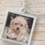 Pets enkla moderna Elegant Chic Namn och foto Fyrkantig Silverfärgad Nyckelring<br><div class="desc">Denna enkla och moderna utformning består av sans serif-typografi. Lägg till ett foto av anpassningsbarnas husdjur.</div>