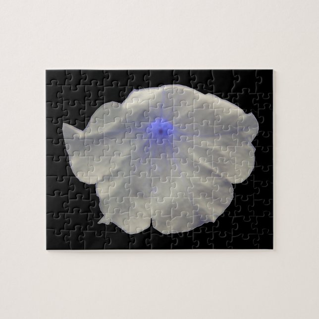 Petunia Blue Glow Puzzle Pussel (Horisontell)